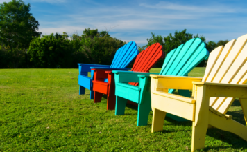 Adirondack chair: authentic furniture for atypical outdoor recreation