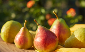 Can Pregnant Women Eat Pears?
