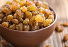 Can Pregnant Women Eat Raisins?