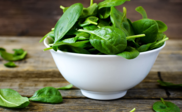 Can Pregnant Women Eat Spinach?
